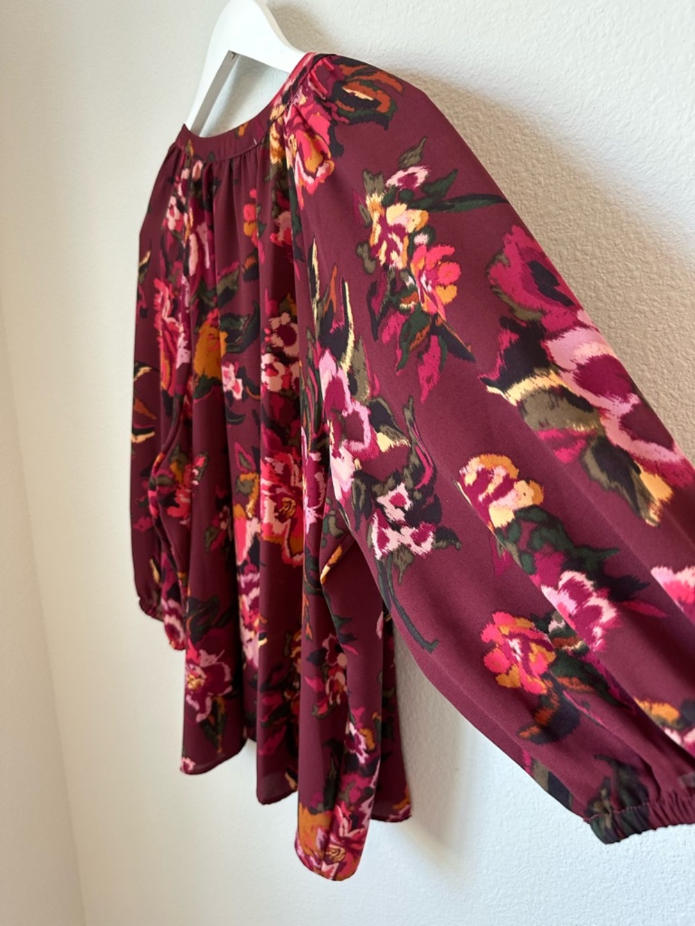 ☀️ New! VINCE CAMUTO Puff Sleeve V-Neck Floral Blouse - Picture 15 of 16